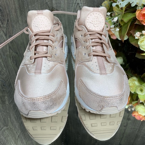 ❤️ WMNS NIKE AIR HUARACHE RUN Particle Beige/Parti - Picture 3 of 8